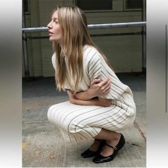 Zara Oversized Quilted Striped Dress - Picture 2 of 11